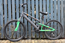 Apollo Unisex Kids Mountain Bike - Mono shock - Suspension forks - Fully Cleaned