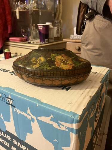 Rowntrees oval tin decorated - oval,