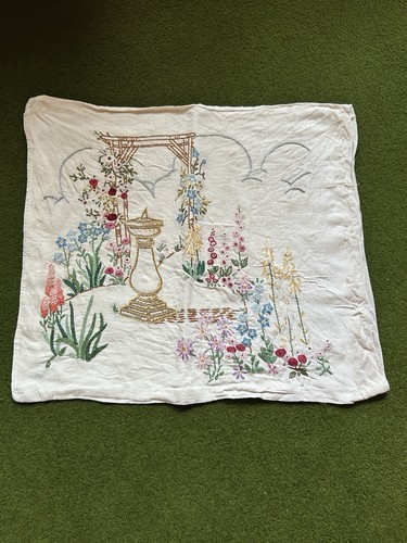 Vintage hand embroidered - hand,