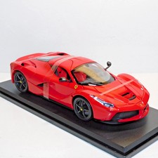 MAISTO 1:18 Scale - Ferrari Laferrari in Red - Diecast Model Car