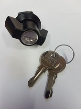 Brenderup trailer lid lock for