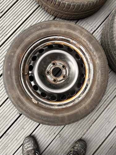 Steel wheels with tyres - with,