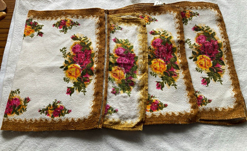Old country roses leasurelyn - old,