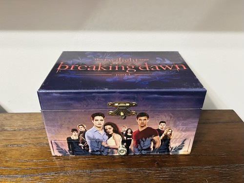 The twilight saga breaking - the,