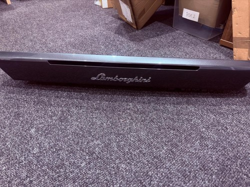 Rear secontion lid and badge