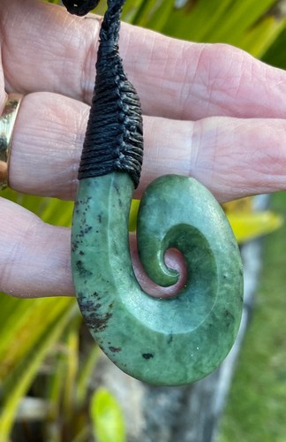 Hand carved rare māori - carved,