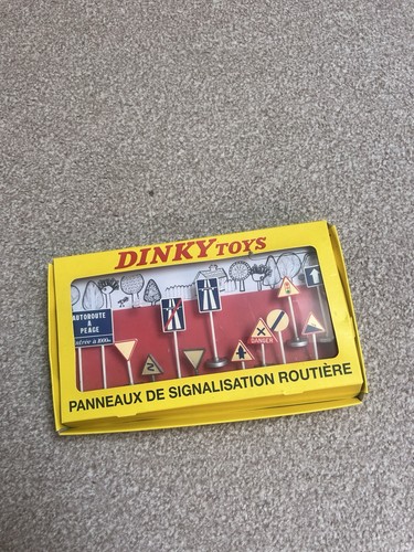 Dinky toys french roadsigns - toys,