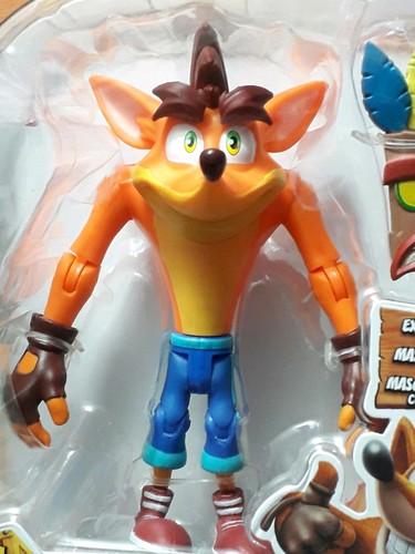 Crash bandicoot action figure - bandicoot,