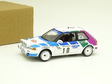 IXO SB 1/43 Mazda 323 GTX