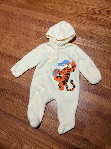 The disney store - store, winnie