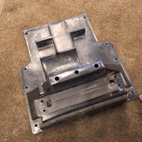 Rug doctor base plate - 3.7g,