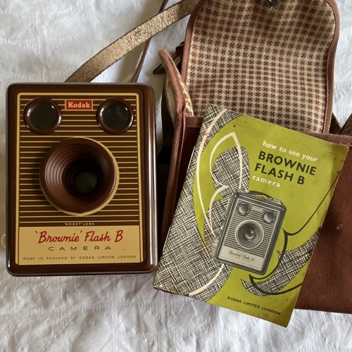 Kodak brownie flash brown - flash, b