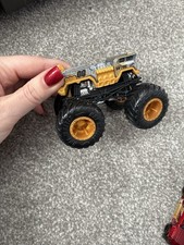 Hot Wheels Monster Jam HW Fire 00 Gold Variant 1:64 Scale Monster Truck Rare VGC