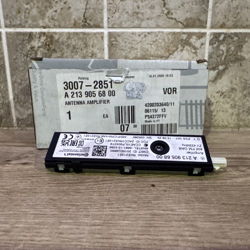 Mercedes benz eqb antenna - mercedes-benz,