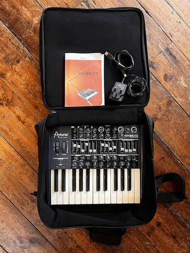 Arturia minibrute analogue - minibrute,