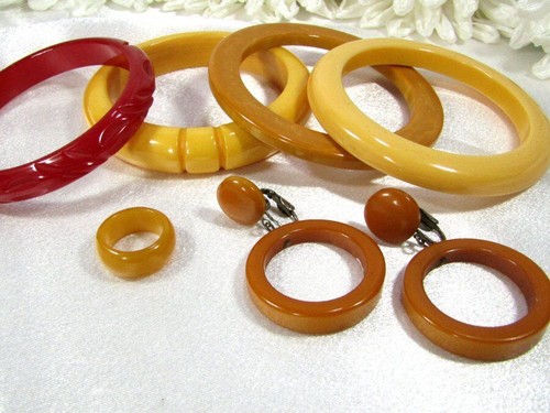 Vintage bakelite lot - vintage,