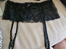 Love Honey Ladies Gorgeous Black Skirted Suspender Belt Size 1X/2X Brand New