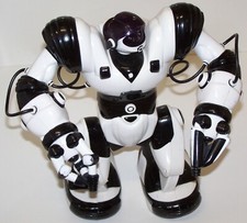 WowWee Robosapien Robot 13.5
