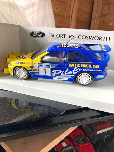 Ford escort rs cosworth - 1:18,