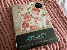 Pretty Floral Dipsy Design