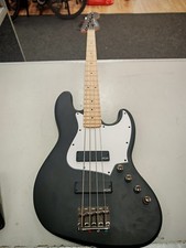 Squire By Fender Jazz Bass
