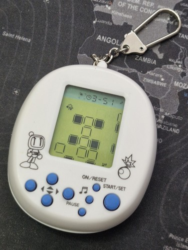 Bomberman lcd keychain - bomberman, game