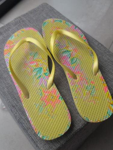 Used worn yellow - used,