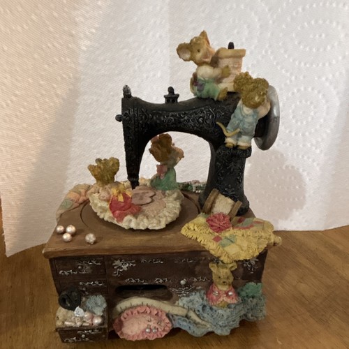 Wind musical figurine music - musical,