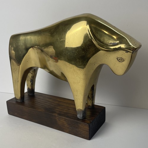 Large bull sculpture lbs - large,