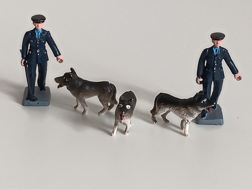 Corgi 1960s set 448 policemen - 1960s, 448,policemen