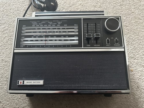 Bush vtr178 multiband mains - bush,