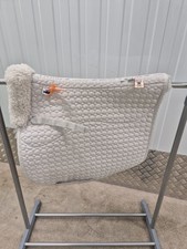 Mattes Gold Dressage Square Saddle Pad Semi Lined Size M 100% Woolpile