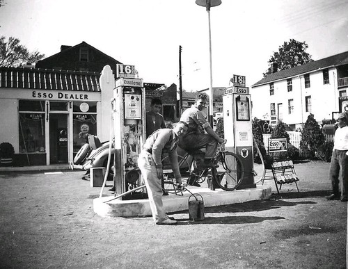 1930s essolene gas station - essolene,
