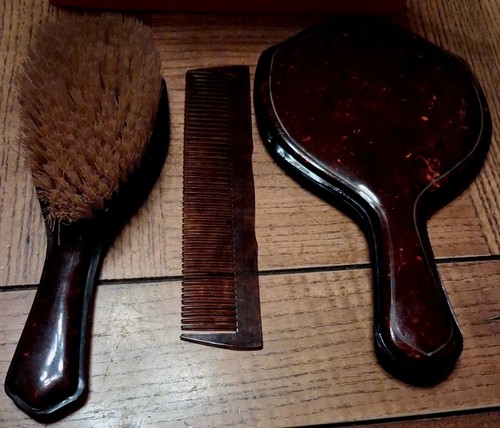 Vtg piece vanity - vtg., dresser