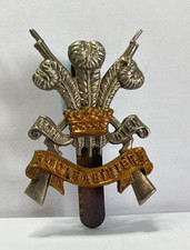 WWII 3rd Carabiniers Cap Badge Bi Metal 38 x 28 mm