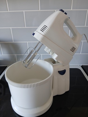Hand and stand food - 2-in-1,