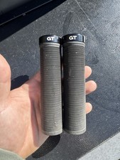 GT MOUNTAIN BIKE GRIPS