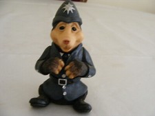 MOLLENIUM MOLENING   Policeman