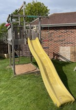 Jungle gym climbing frame