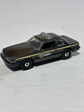 1987-1993 FORD MUSTANG LX FOX BODY DIECAST MODEL POLICE CAR 1/64 SCALE DIORAMA 