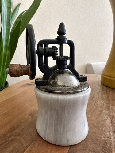 Old fashioned pepper mill - old,
