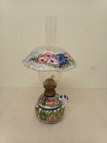Vintage oil lamp with ceramic - with,