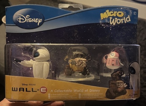 Disney micro world wall - world, wall-e