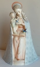 VINTAGE 1940-59 GOEBEL HUMMEL FLOWER MADONNA AND CHILD FIGURINE.NO DAMAGE.8 IN