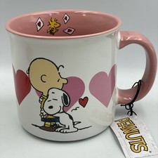 Charlie Brown & Snoopy 'Hug'