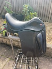 Kent and Masters S Series Dressage Saddle 17.5 Black adjustable gullet 