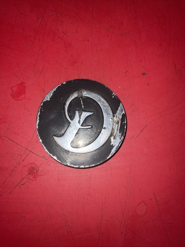 Badge daimler hub cap knave - daimler,