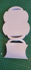342 Small white favour boxes -