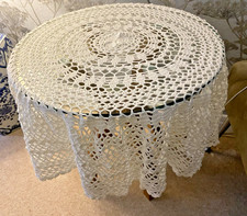 VINTAGE  WHITE  SOFT WOOL HAND