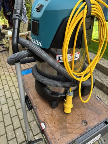 Makita vc3011l 110v class - makita,